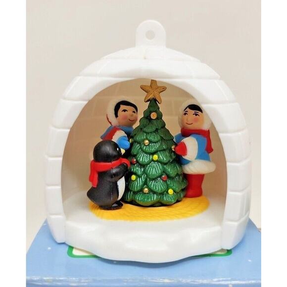 Vintage Avon 3 ornaments Winter Fun & Pals and Hoppy Holidays NIP U95 - Picture 2 of 5